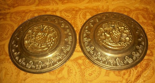 Set mit 2 gestanzten verzierten Kupferplatten - 11,75 Zoll D - Bild 4 von 4