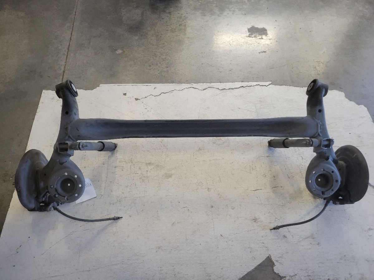 2016-2017 Kia Rio Rear Axle Load Beam w/ Spindle 55100-1W610 | eBay