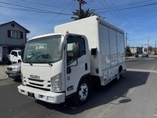 2016 Isuzu NQR beverage body
