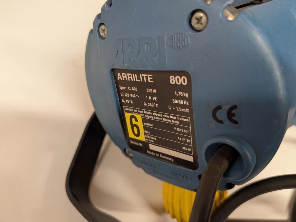 Arri Arrilite 800W Tungsten Film Video Light working with bulb tested - Image 3 of 4