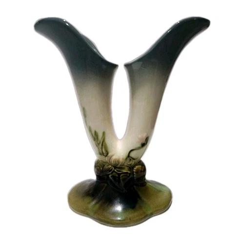 Hull USA Woodland DBL Bud W 15  Floral Vase In Great Condition 9" Tall Grn. Base