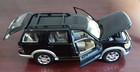 *Rare* Welly 2006 Ford Explorer Eddie Bauer V8 Black! 1/18 Scale Diecast Model