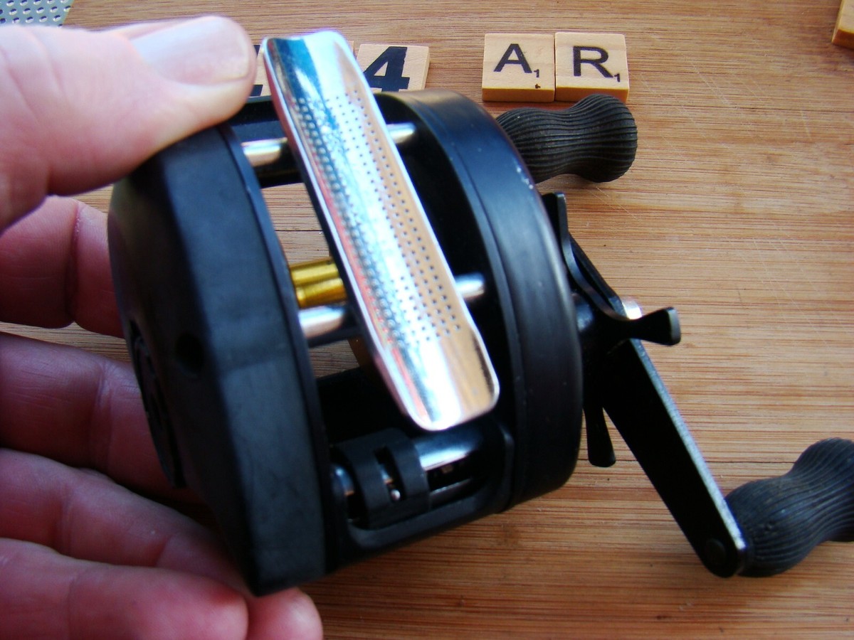 ABU Garcia Ambassadeur 321 PLUS Baitcasting Reel