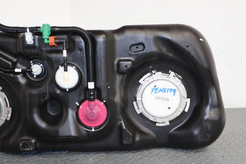 1117 Nissan Juke RS AWD Gasoline Gas Fuel Tank (No Pump) 72K Low Miles