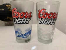 Brand New Coors Light Beer Pint Glass w/Rocky Mountain Texture Thermal Ice Blue 