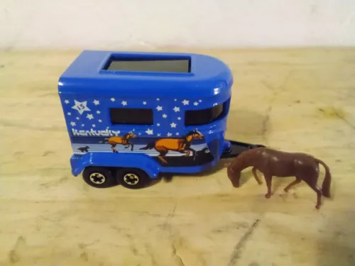 2002 Matchbox Across America Pony Trailer (Kentucky) with Pony