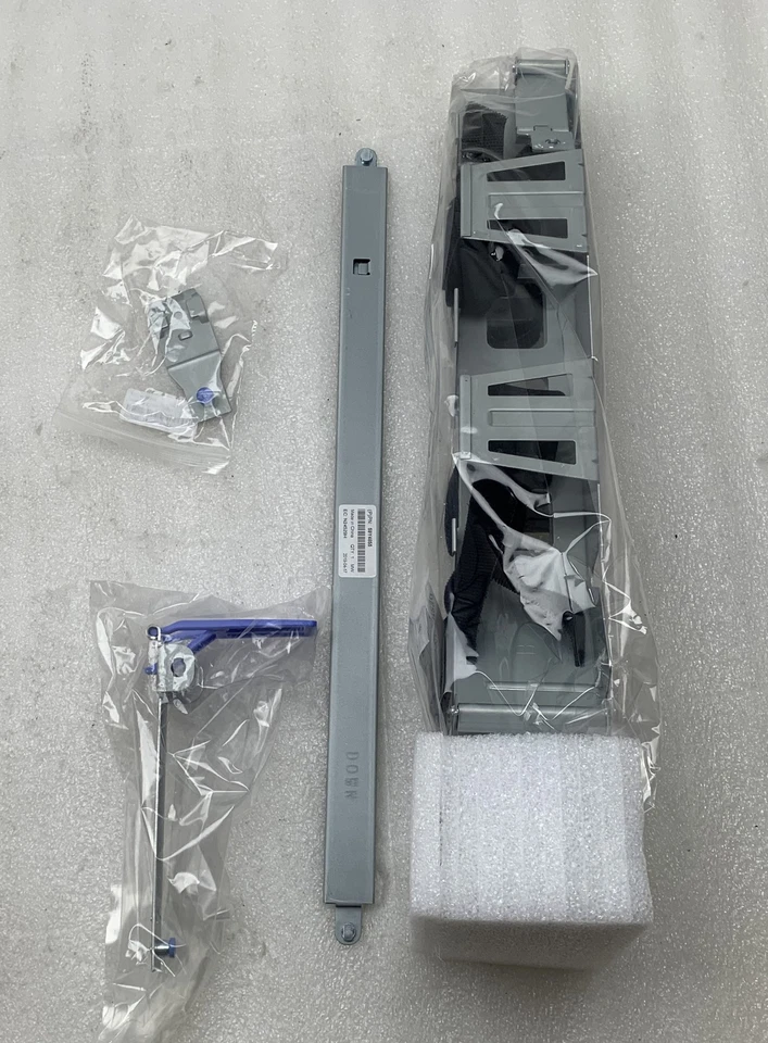 Server Racks FRU PN: 74Y9063 Contains 74Y5425-001, 74Y5425-002, 59Y4855, NOB - Image 2 of 4