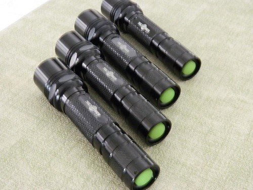 Bisel liso linterna táctica original SolarForce L2, negro brillante, excelente en excelente estado - Imagen 12 de 15