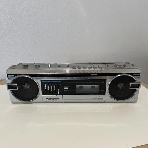 Vintage Sanyo M7110K AM/MW/SW/FM Radio Cassette Boombox For Parts