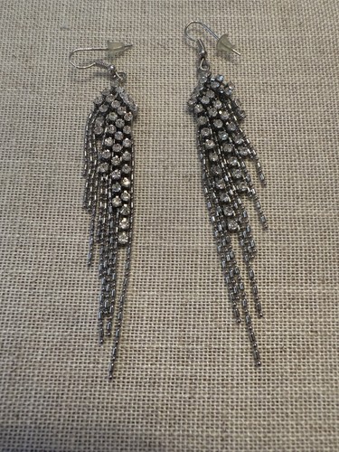 Orecchini con corde di strass