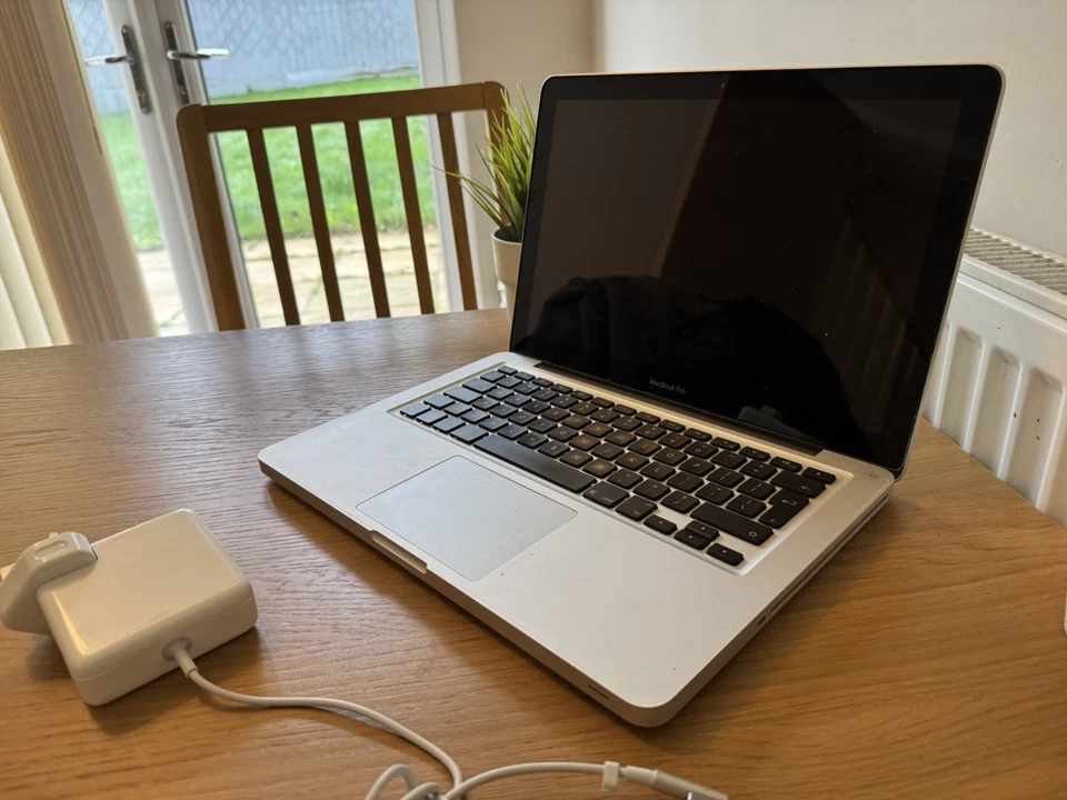 Apple MacBook Pro 13” 2.4GHz i5, 4GB Ram, 250GB SSD, Fresh Install of OS - Image 3 of 4