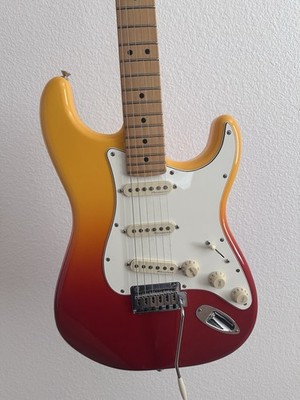Fender Stratocaster (Player Plus) Tequila Sunrise