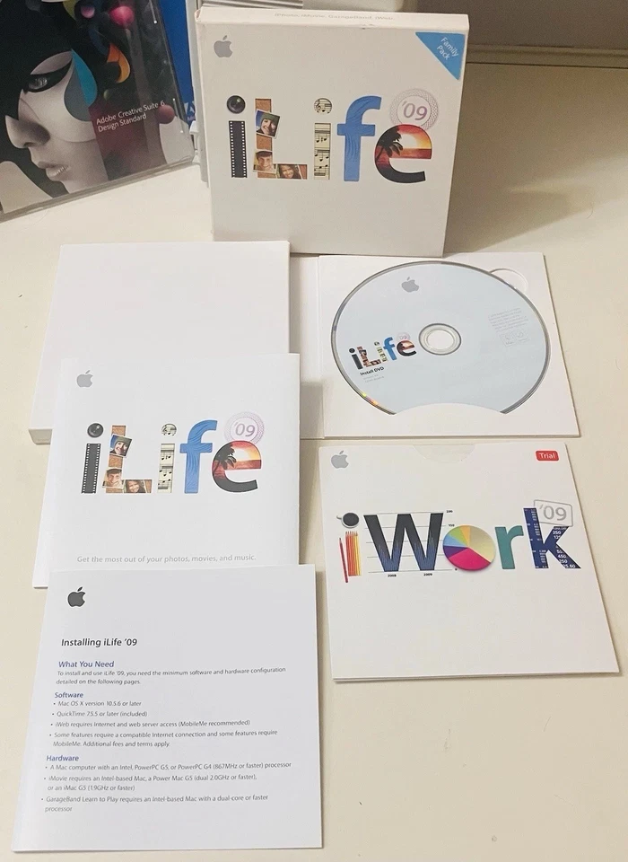 Apple iLife ’09 Family Pack MB967ZJA + iWork ’09 Trial Complete Set, Mint Discs - Image 2 of 4