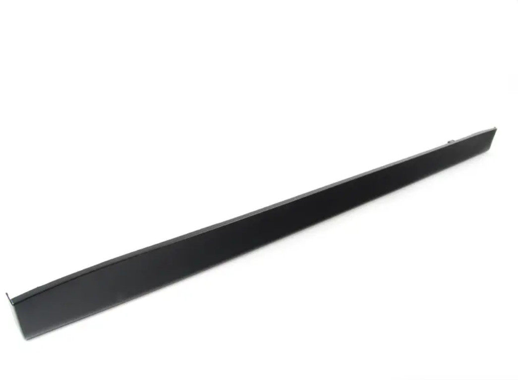 NEW BMW 7 E38 RIGHT SIDE SIDESKIRT 51718240426 8240426
