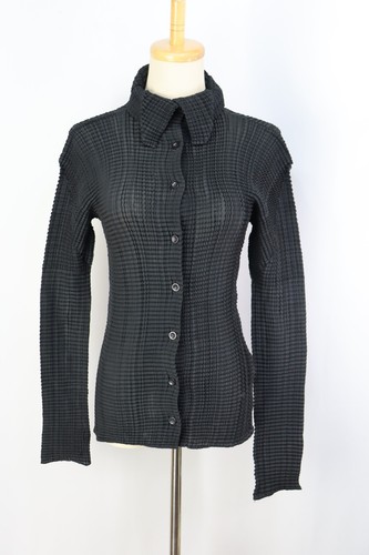 ISSEY MIYAKE Black Pleats Jacket 106 4575