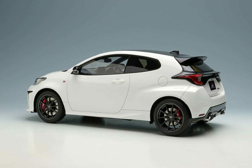 GAZOO Racing 1/18 Pro Edition White GR YARIS collection model Car