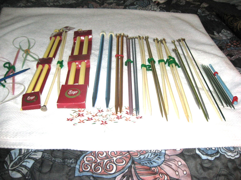 KNITTING NEEDLES CRAFTERS LOT