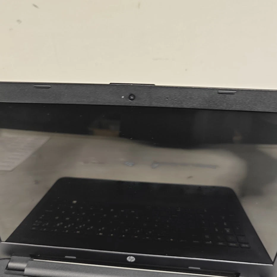 HP 15-ba001no Laptop - AMD A6-7th Gen, 4GB RAM, Ristrutturato, Nessun Windows - Immagine 4 di 4