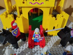 Lego Yellow Castle 1979 Vintage 375/6075 Complete Mint Collectors Condition