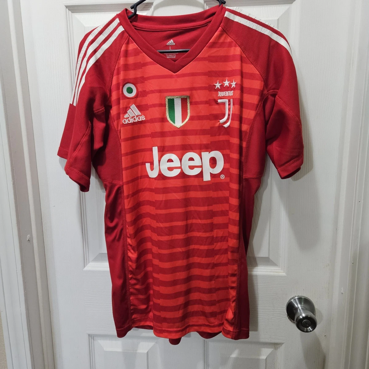 25+ Juventus Red International Club Soccer Fan Apparel and