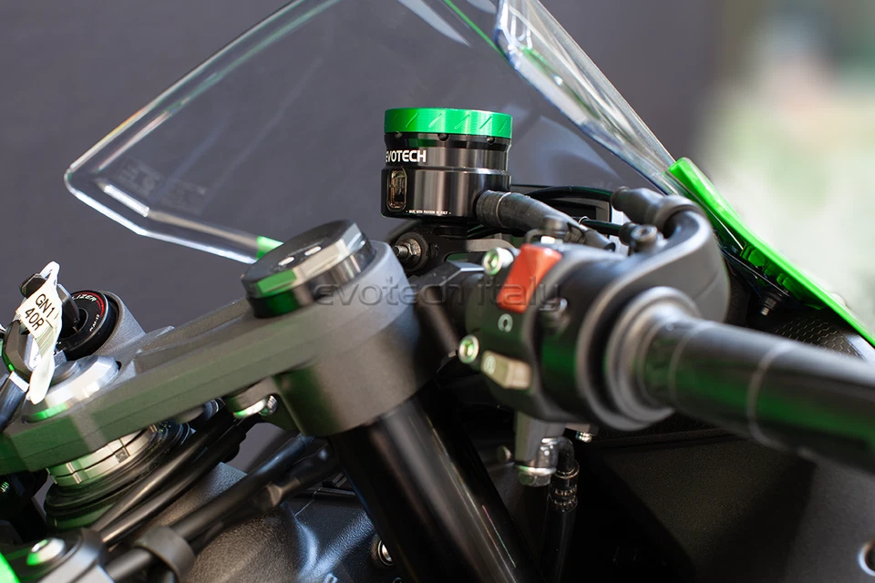 EVOTECH SERBATOIO LIQUIDO FRENO ANTERIORE KAWASAKI NINJA 636 ZX6R 2019