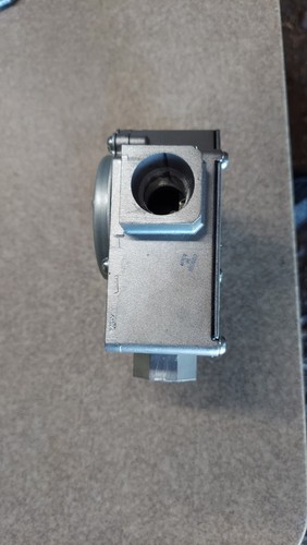 New White Rodgers 36J55-618 Valve - Picture 5 of 7