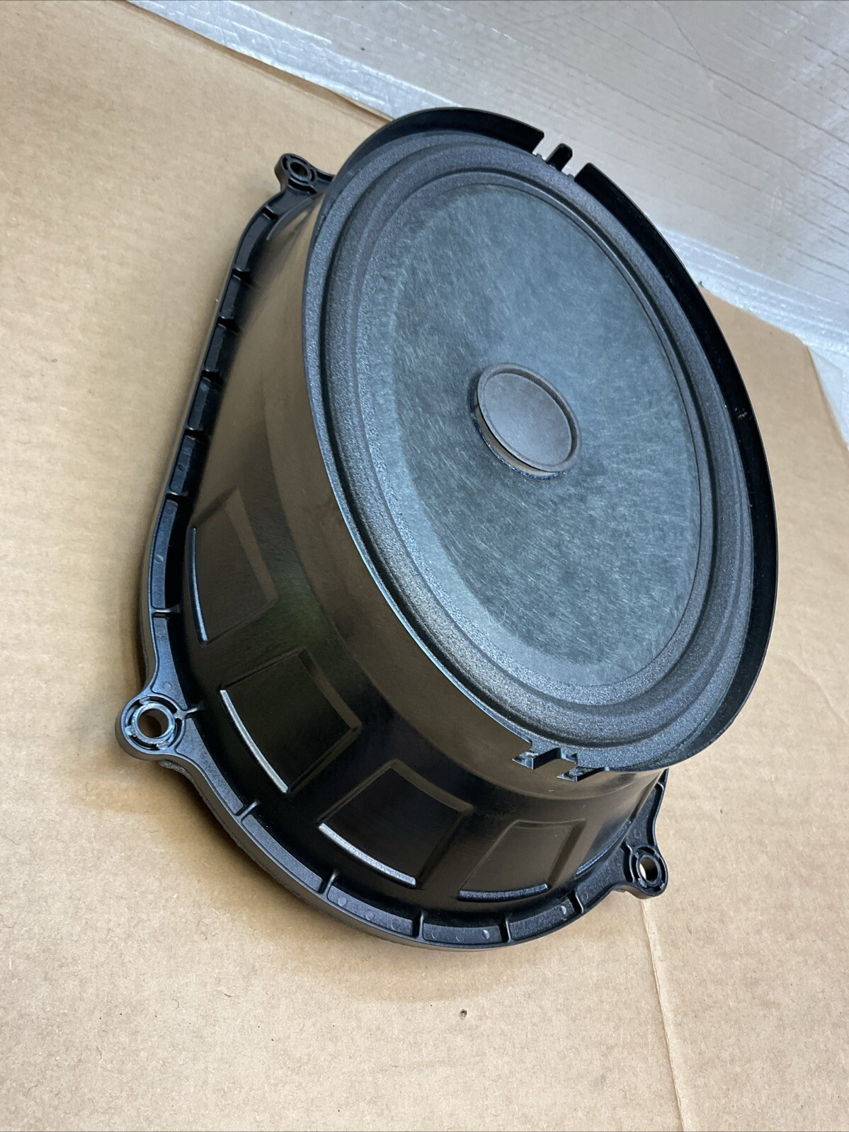 MASERATI GHIBLI REAR SUBWOOFER SUB WOOFER SPEAKER BASS BOX OEM 14-17 670005164