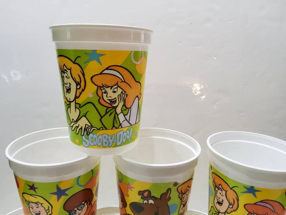 8 tazas de plástico Scooby Doo Hallmark fiesta de cumpleaños 1998 Hanna Barbera 17 oz  Foto 3 de 4