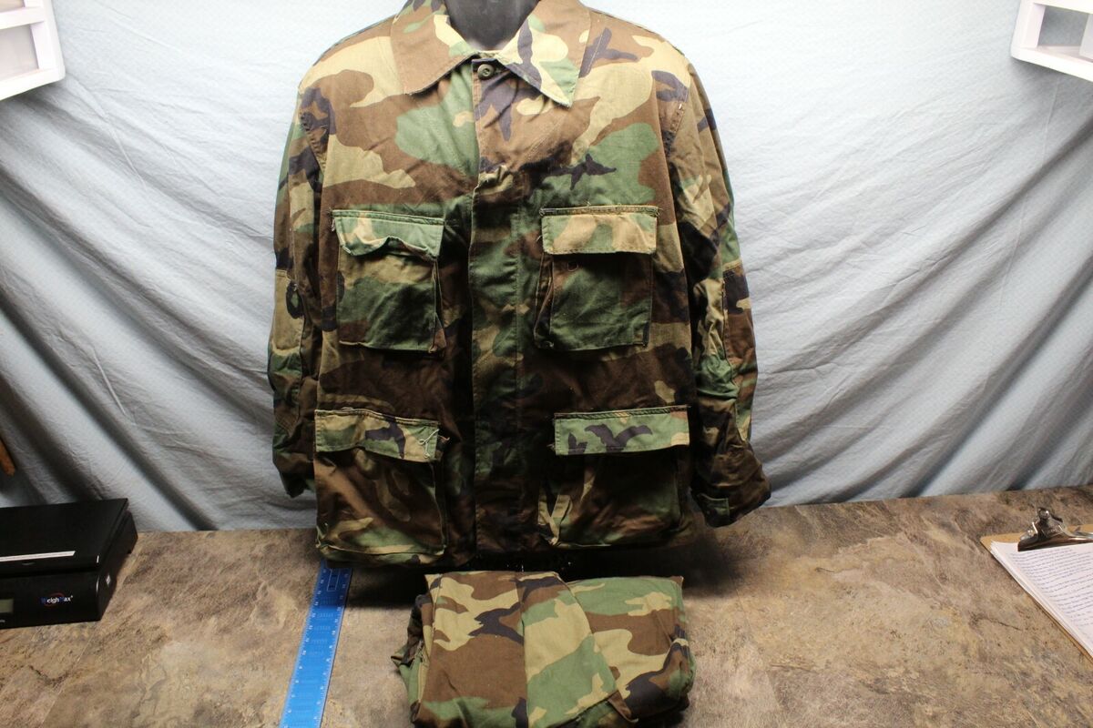 EARLY 2000'S WOODLAND CAMO CUSTOM TAILORED MILITARY SURPLUS EARLY 2000'S WOODLAND CAMO CUSTOM TAILORED MILITARY SURPLUS
