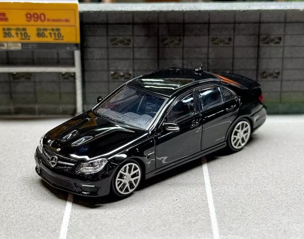 King 1:64 Black AMG C63 W204 507 Sports Sedan Model Diecast King 1:64 Black AMG C63 W204 507 Sports Sedan Model Diecast