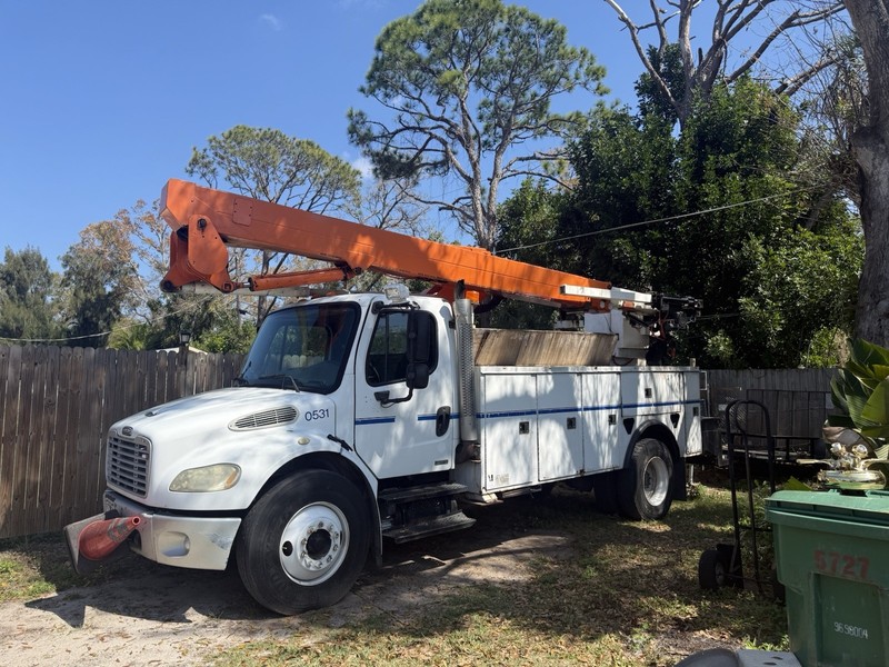 Bucket Truck