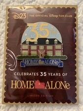 D23 Home Alone 35th Anniversary Collector Pin On Original Card And Sealed