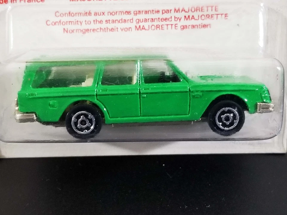 Tarjeta Majorette Volvo 245 DL / #220 / Rara roja, blanca, dorada / Hecha en Francia Foto 2 de 4