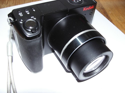 KODAK Easy Share Z8612 IS Digitalkamera, 8.1 MP 12-fach opt. Zoom 6,3cm Display