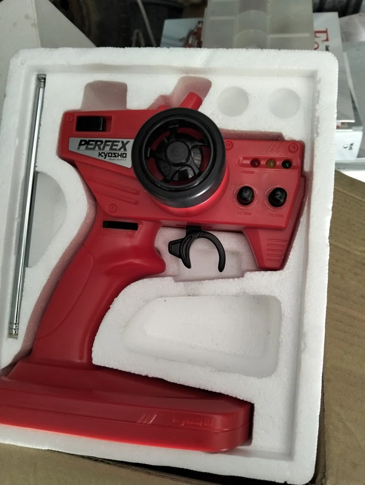 Ferrari F1 F2004 automodello a scoppio RC RC 1/8 DeAgostini auto a scoppio engin - Immagine 2 di 4