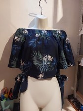 QED Londra. Top blu navy spalle scoperte.  Taglia Medium (12-14?)