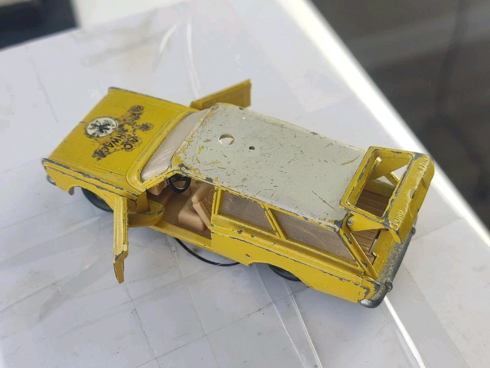 Siku Ford 17M Turnier Germany V 313 Yellow Diecast Vintage Retro Car - Image 4 of 4