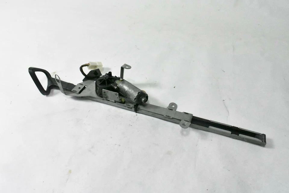 03-09 Mercedes W209 CLK500 CLK550 Seat Belt Feeder Motor Front Right Black OEM - Image 2 of 4