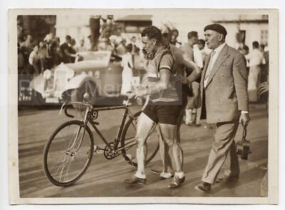 Tour de France 1934: René Le Grevès at the end of a stage - vintage photo