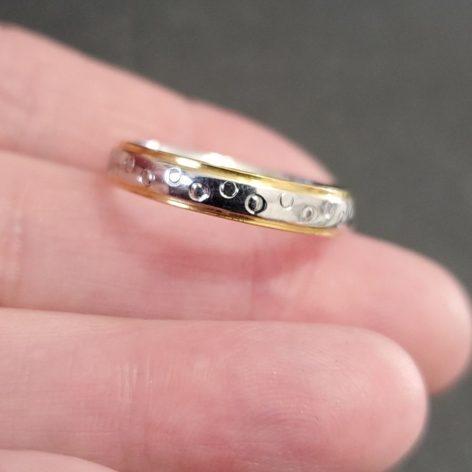 Multi tone ring with circles approximately size 8 - image 1