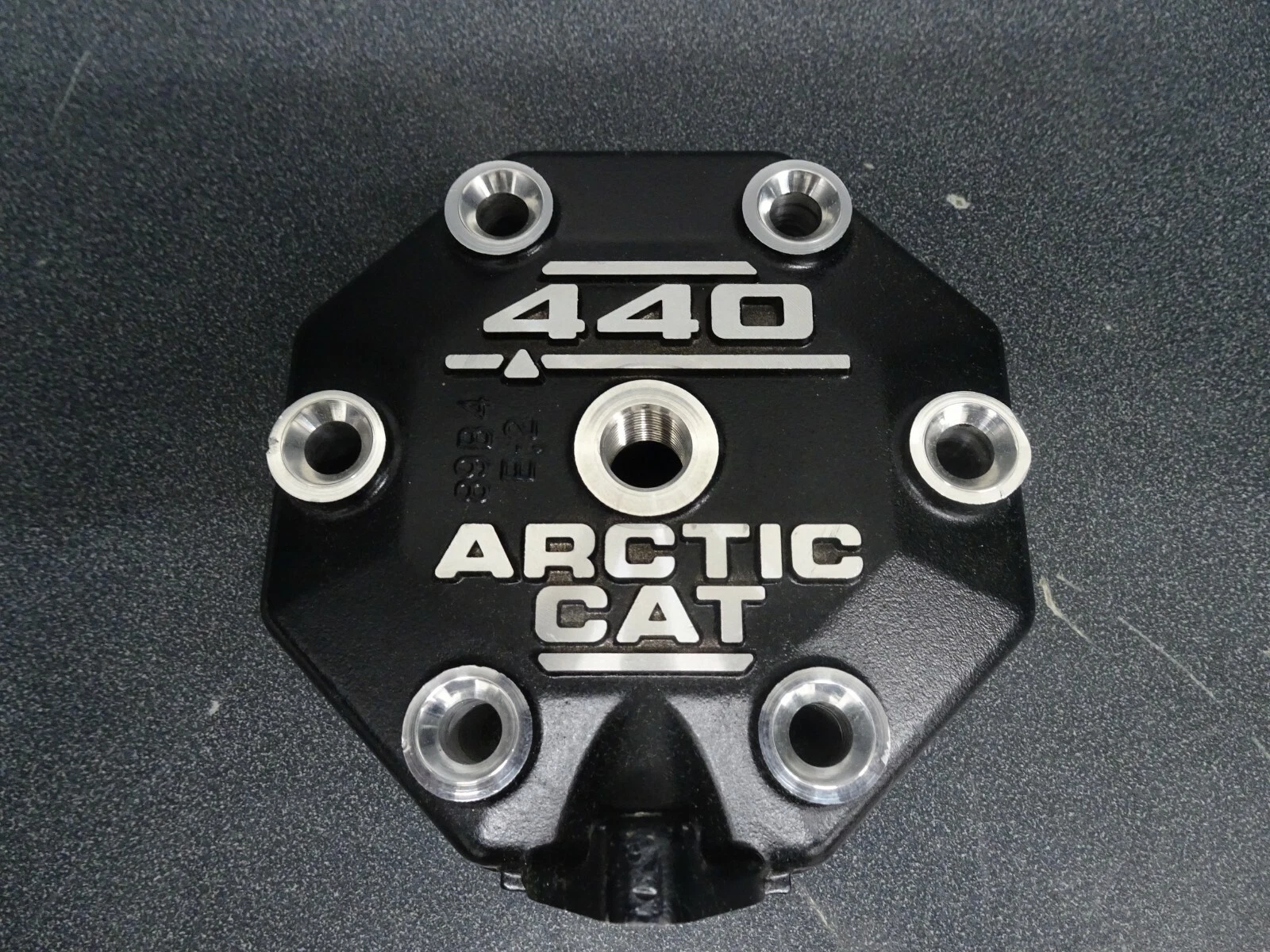 NEW 1991-1995 Arctic Cat 440 OEM Engine Motor Cylinder Head 3004-742 ZR Prowler
