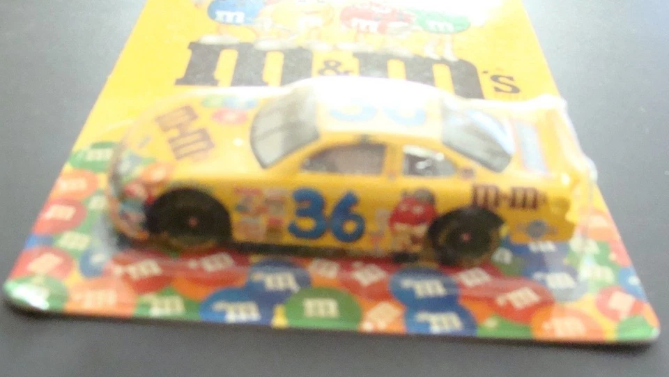 M&M's #36 PONTIAC - driver: KEN SCHRADER - LIMITED EDITION K-MART 1:64 CAR RC'02 - Image 3 of 4