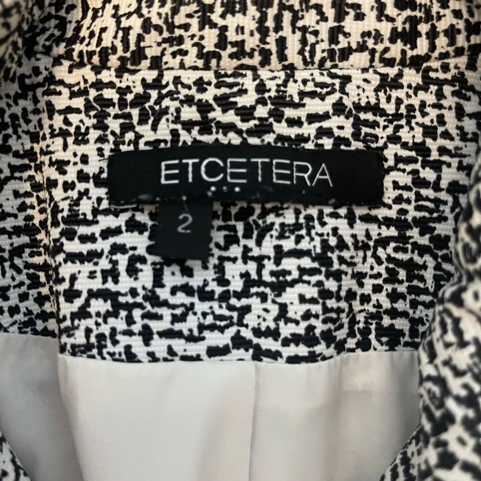 Etcetera black & white print short cropped jacket fully lined sz 2 front pockets - Image 3 of 4
