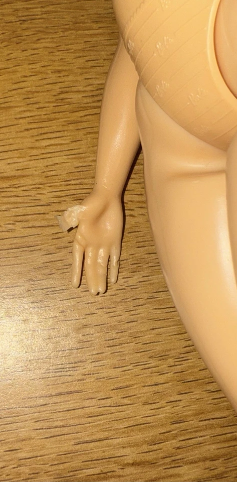 Lote de 2 muñecas Barbie Fashionistas #26 primavera en estilo - chicana con curvas y muñeca desnuda Foto 3 de 4