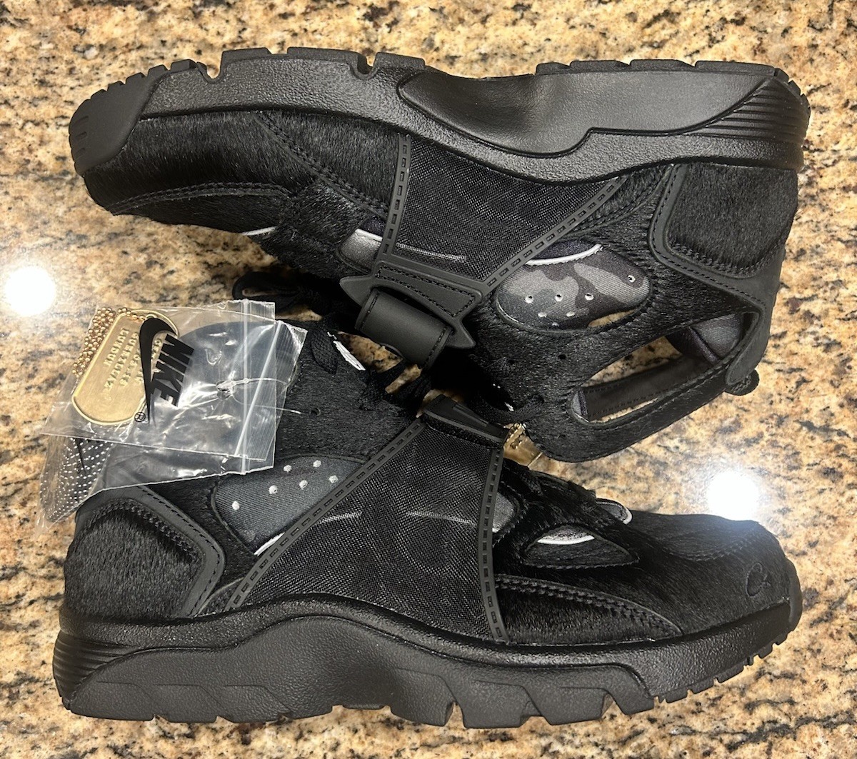 o*g様 Corteiz × Nike Air Trainer Huarache The new Corteiz x Nike Air Trainer Huarache is going to be almost