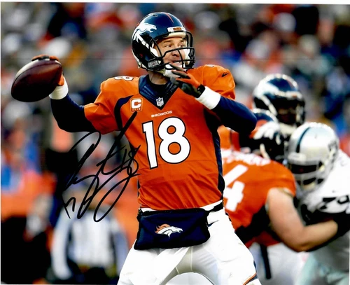 Peyton Manning Denver Broncos Quarterback QB NFL Signed 8 x 10 Photo TTM COA