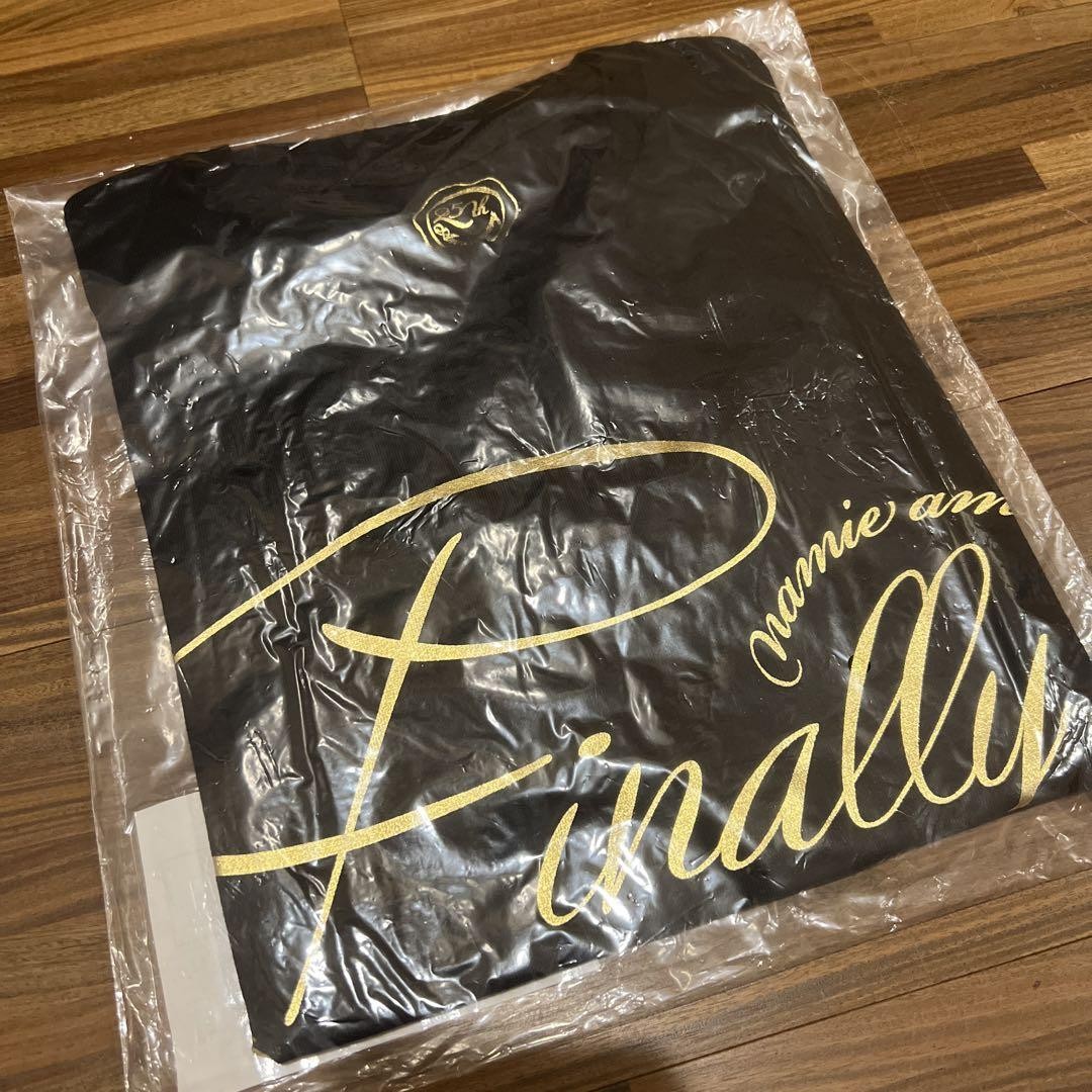 新品 NAMIE AMURO×ONE PIECE コラボツアーＴシャツ 白 S One Piece Namie Amuro Collaboration Final Tour T-shirt