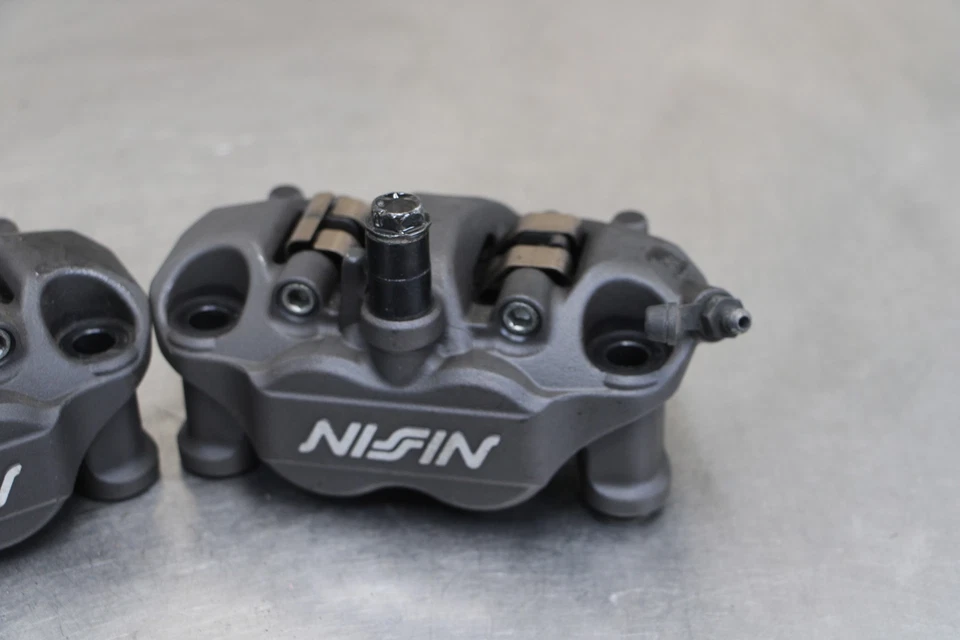 13-18 KAWASAKI NINJA ZX6R RIGHT LEFT FRONT BRAKE CALIPER SET PAIR CALIPERS Foto 2 de 4