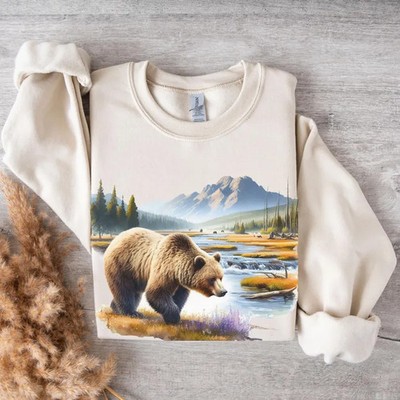 Retro Bear Wilderness Scene Sweatshirt
