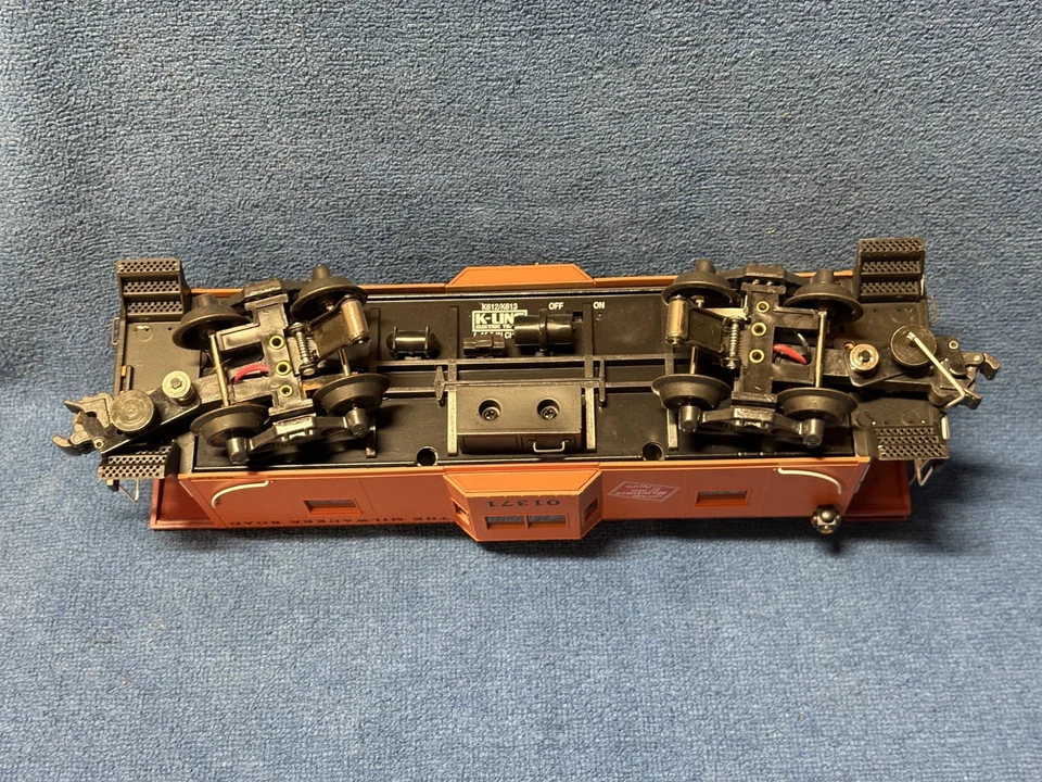 K-Line Electric Trains O Scale Milwaukee Road 01371 Caboose Chicago Milwaukee - Image 3 of 4